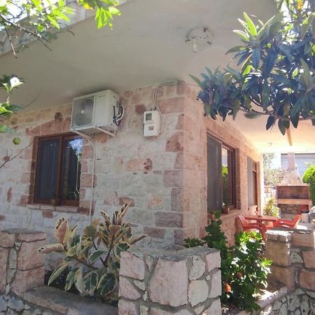 كساميل Altin Skrapari Guesthouse المظهر الخارجي الصورة