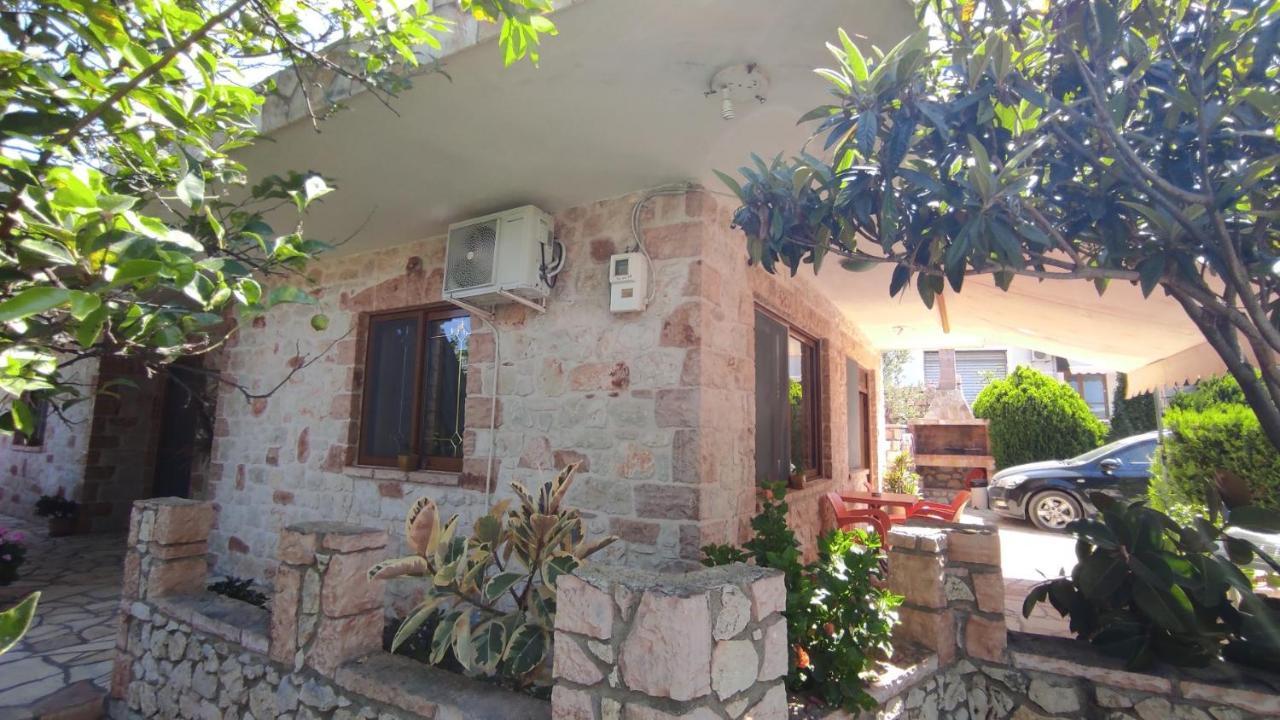 كساميل Altin Skrapari Guesthouse المظهر الخارجي الصورة