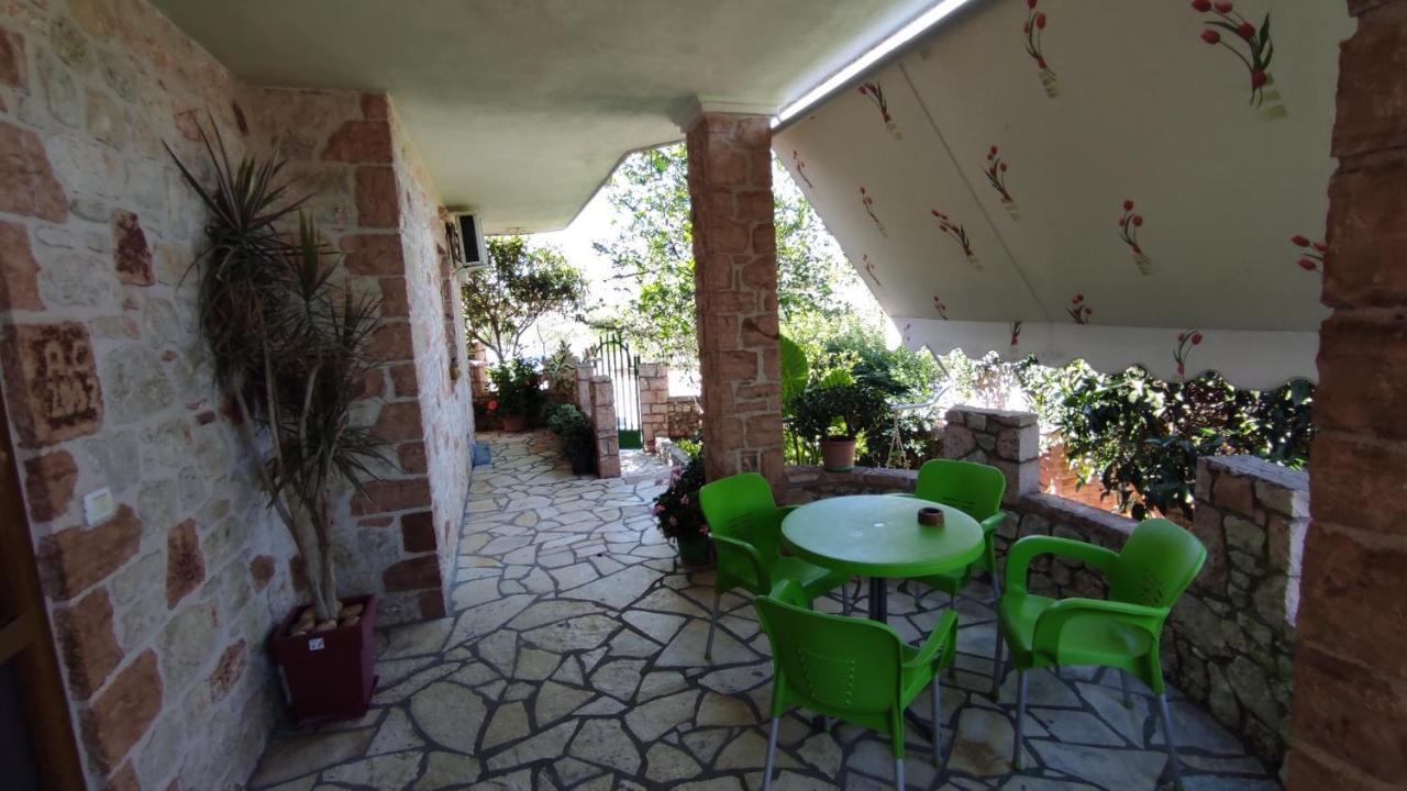 كساميل Altin Skrapari Guesthouse المظهر الخارجي الصورة