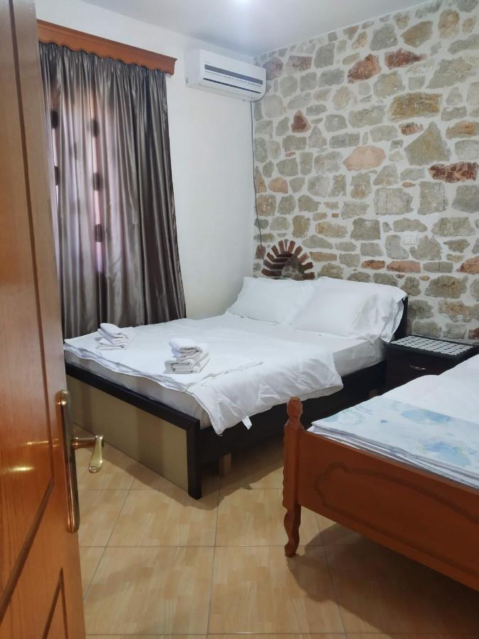 كساميل Altin Skrapari Guesthouse المظهر الخارجي الصورة