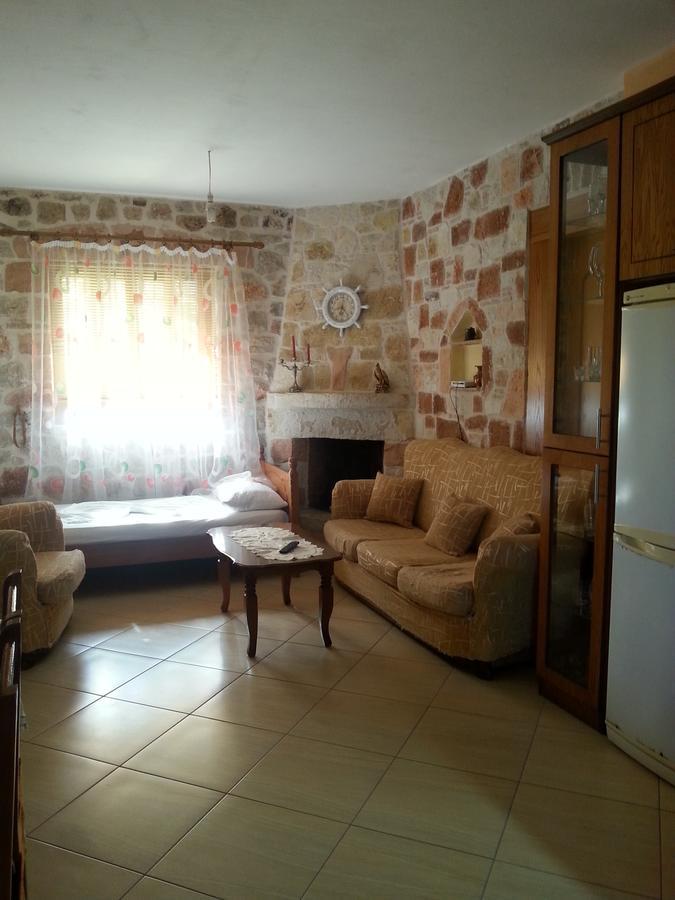 كساميل Altin Skrapari Guesthouse المظهر الخارجي الصورة