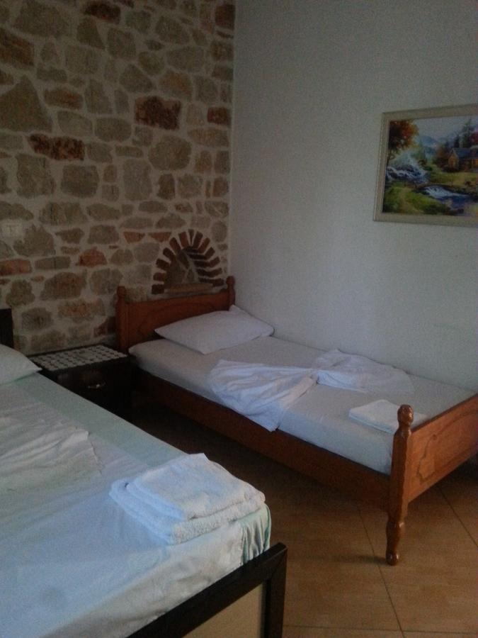 كساميل Altin Skrapari Guesthouse المظهر الخارجي الصورة